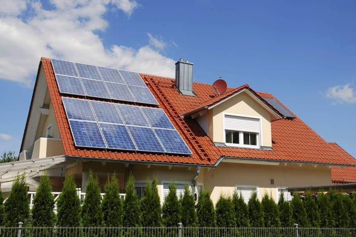 Panneaux photovoltaïques toiture Le Puy-en-Velay